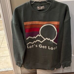 Liv Outdoor EUC Crewneck sweatshirt. Worn once.